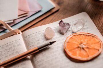 5 Journalling Prompts to Boost Your Mood
